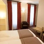Hotel Eiffel Kensington 2*