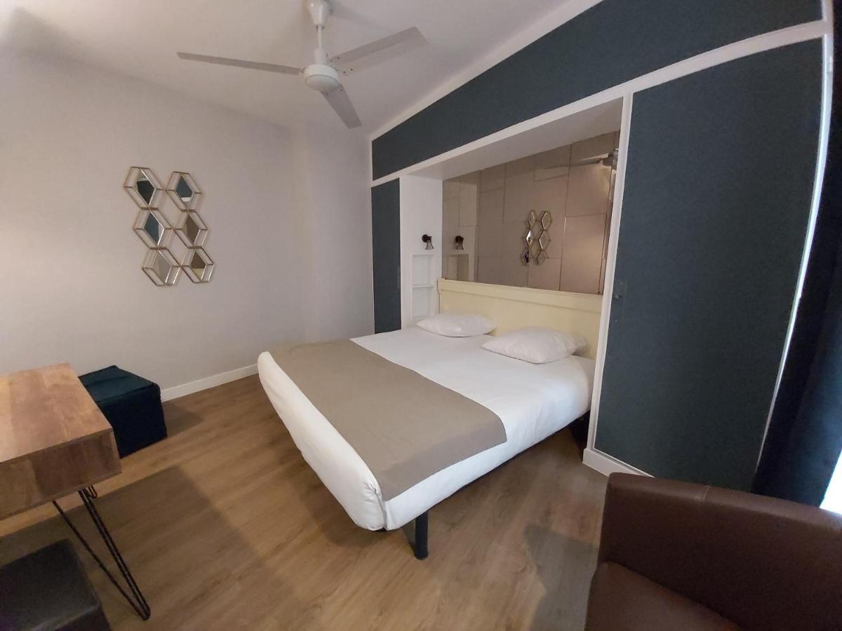 Eiffel Kensington Paris