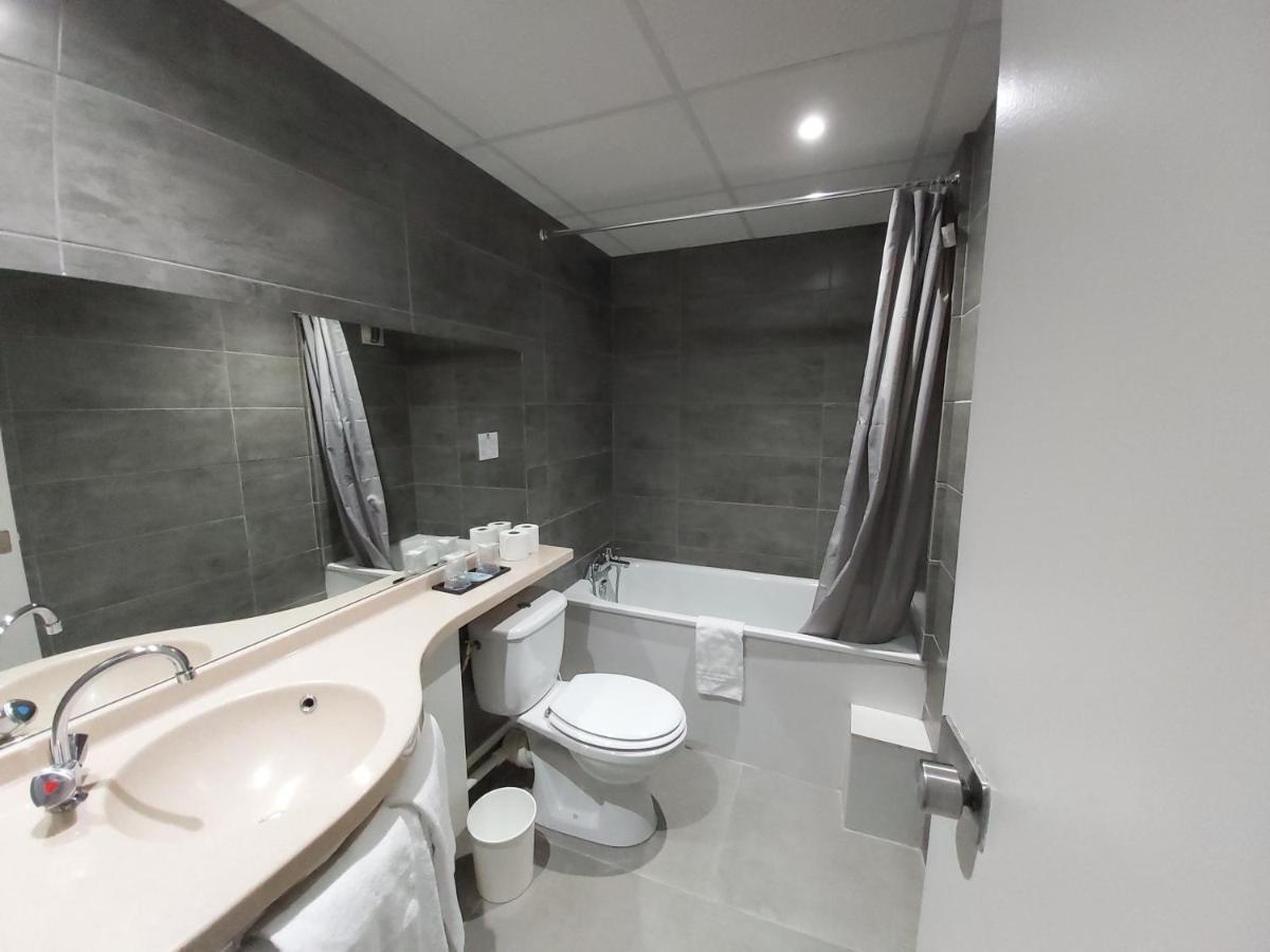 Eiffel Kensington Hotel