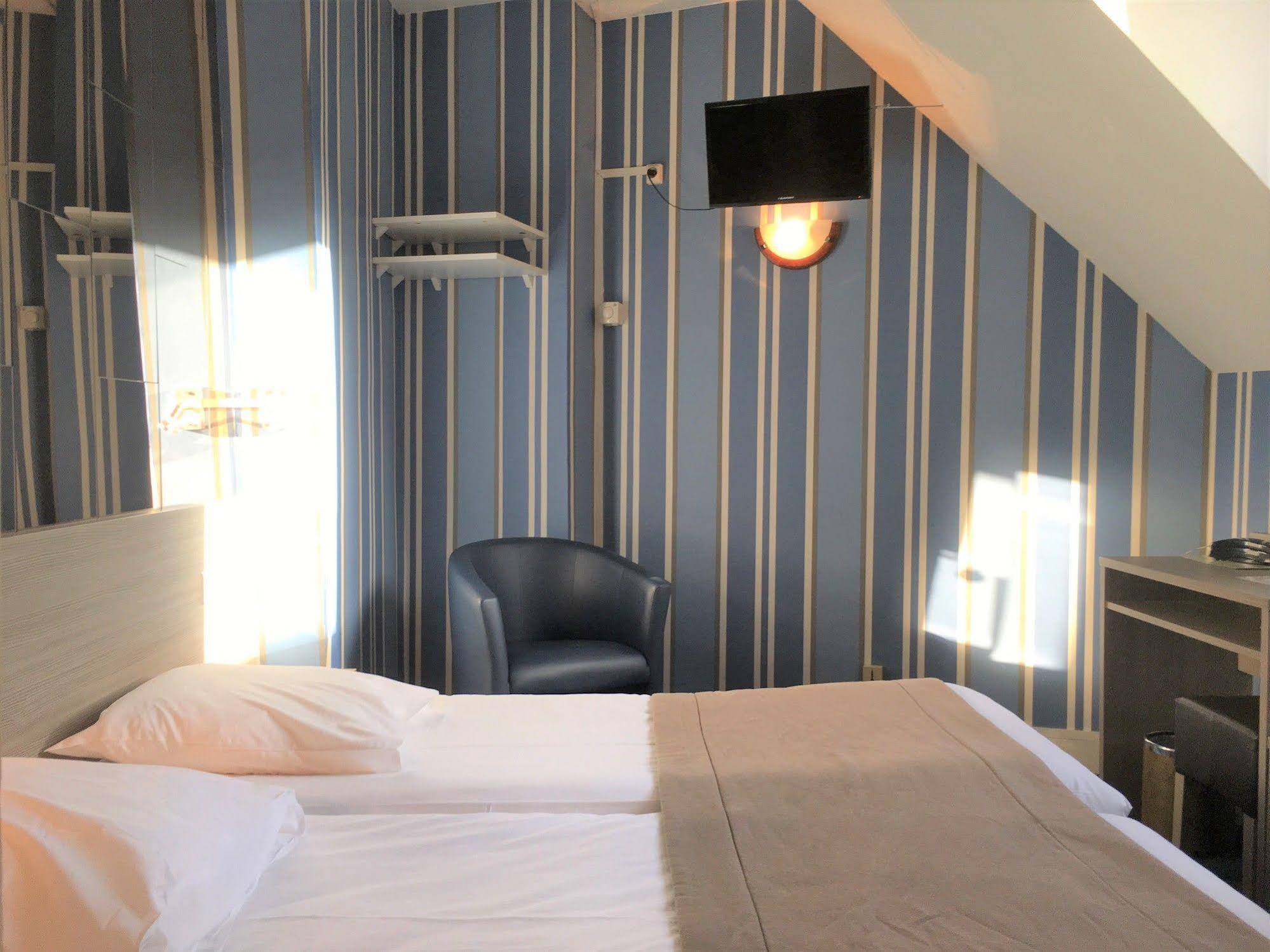 Eiffel Kensington 2*