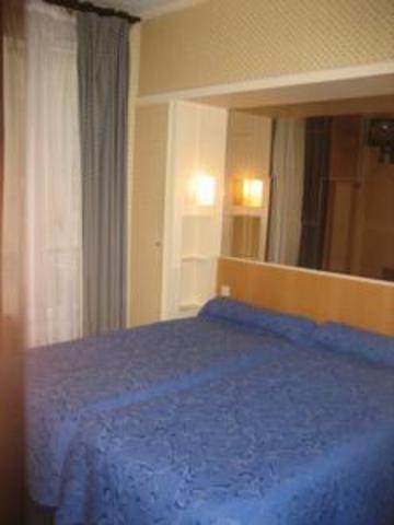 Eiffel Kensington Hotel 2*